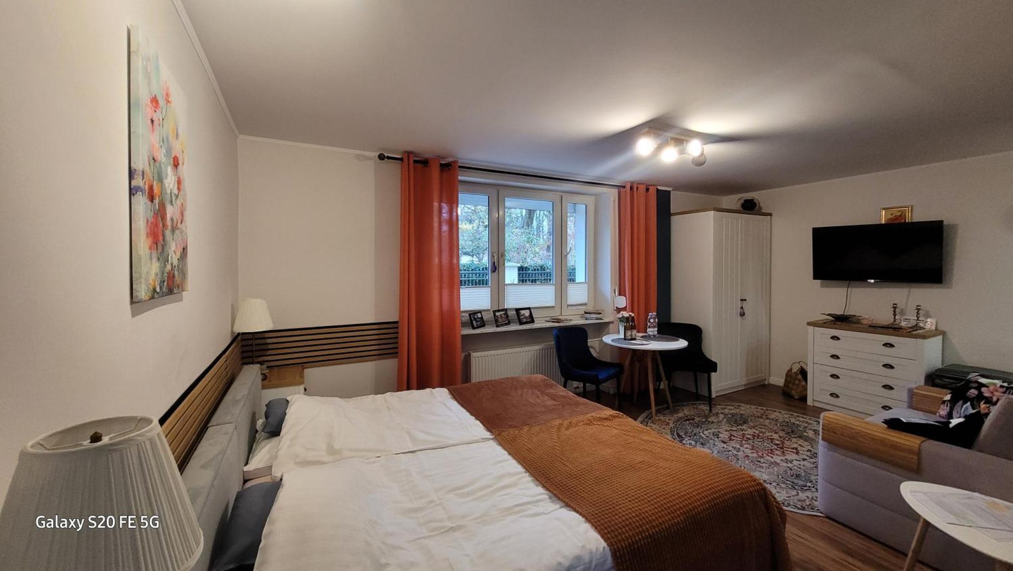 Apartament Przy Parku Наленчув Экстерьер фото